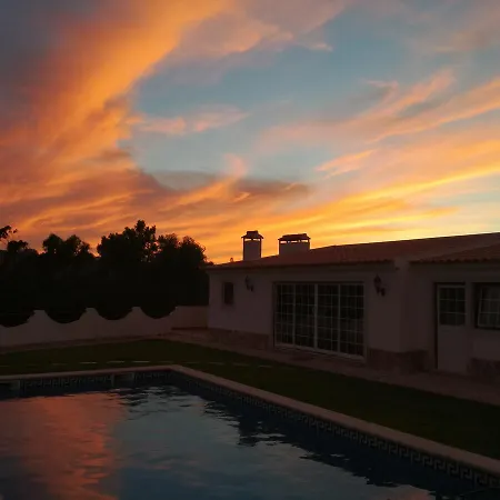 Casa Alto Do Vale * 马夫拉